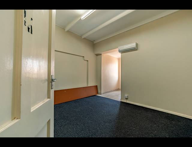 5 BEDROOM HOUSE FOR SALE IN ESSENWOOD